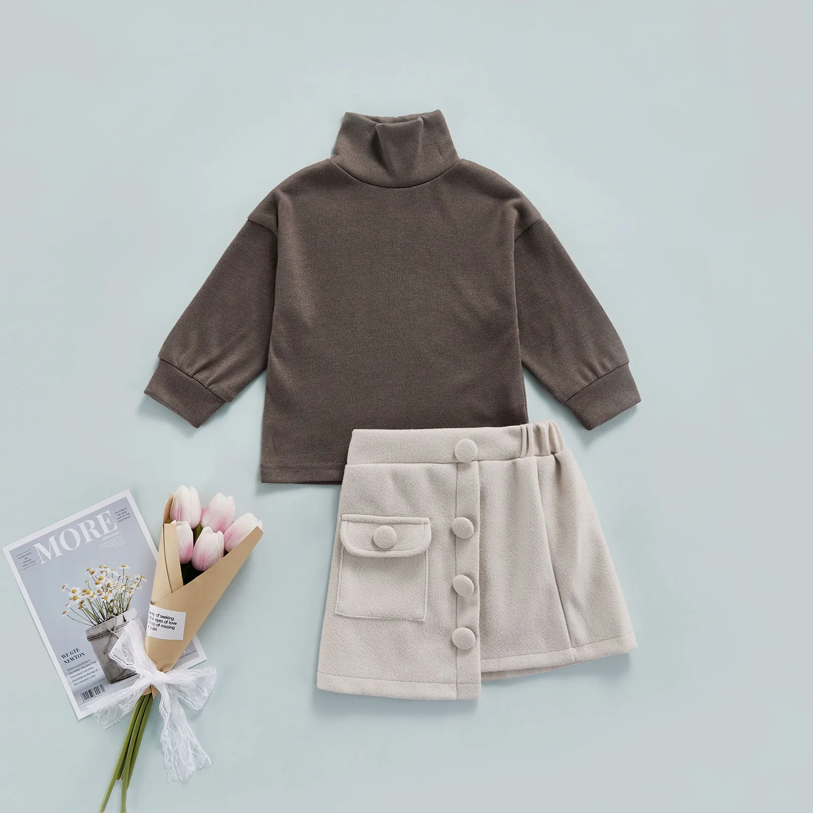 

Детский костюм из двух предметов для девочек, Топ с длинным рукавом и высоким воротом + Асимметричная трапециевидная юбка-мини на пуговицах ...