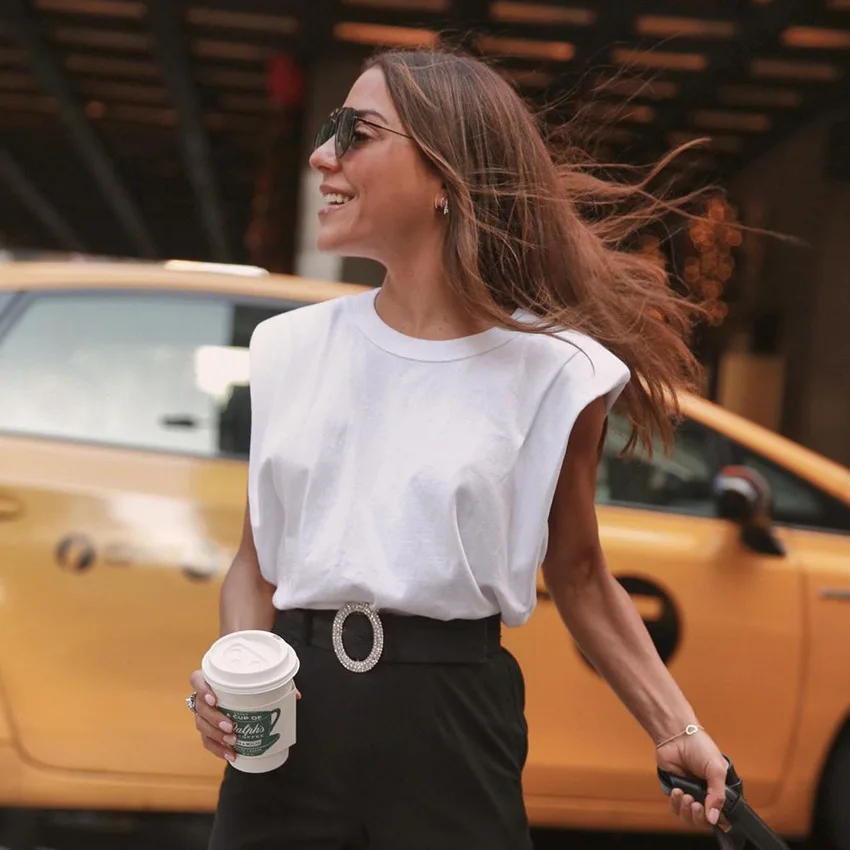 Блузка женская без рукавов с круглым вырезом свободного покроя | Женская одежда