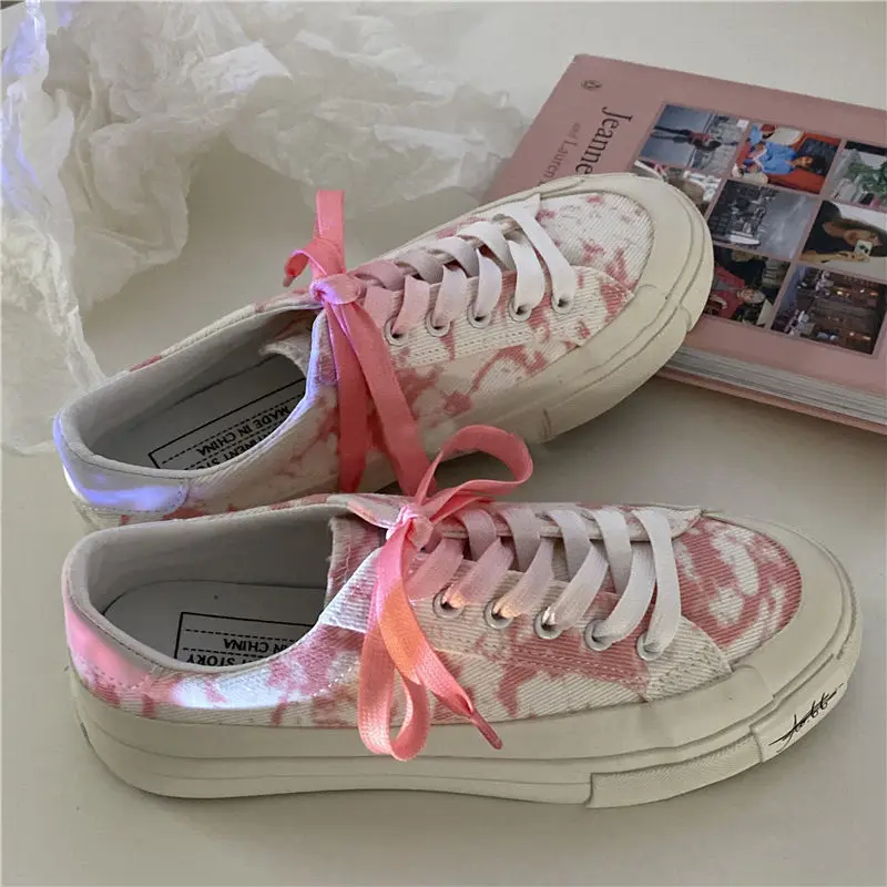 

Sweet Tie Dye Canvas Shoes for Girls Outdoor Fashion Walking Shoes Breathable Non-slip Lace-up INS Woman Sneakers