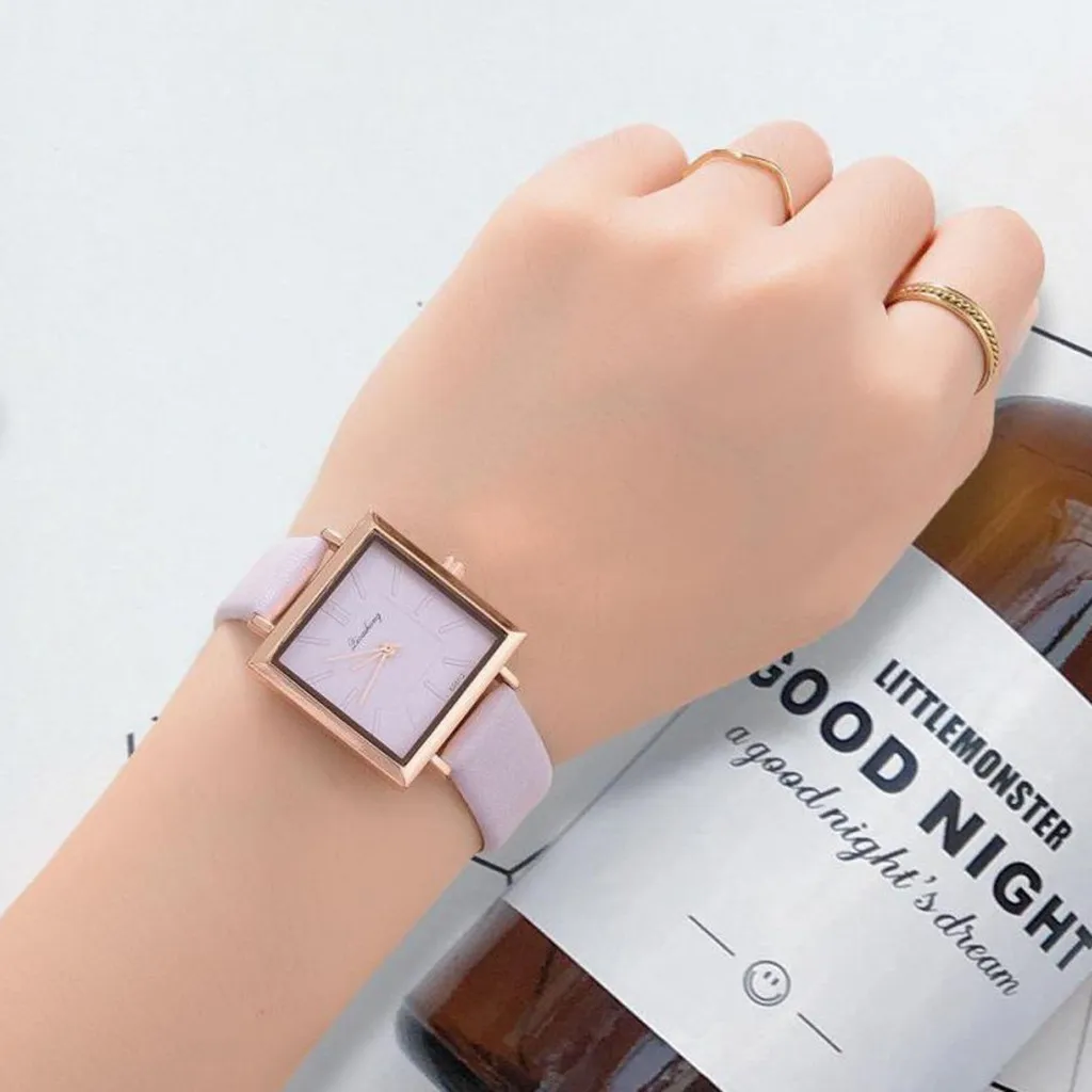 

Квадратные женские часы с ремешком из искусственной кожи