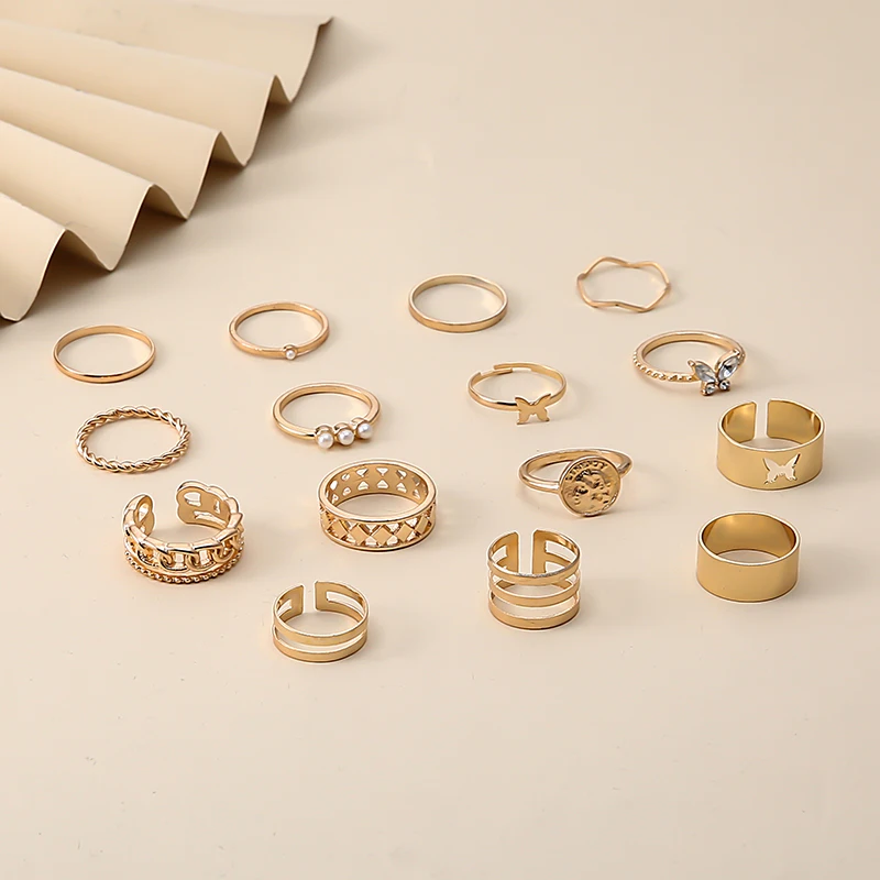 Женское кольцо в стиле барокко массивное средней длины с цветком бабочки 2022 |