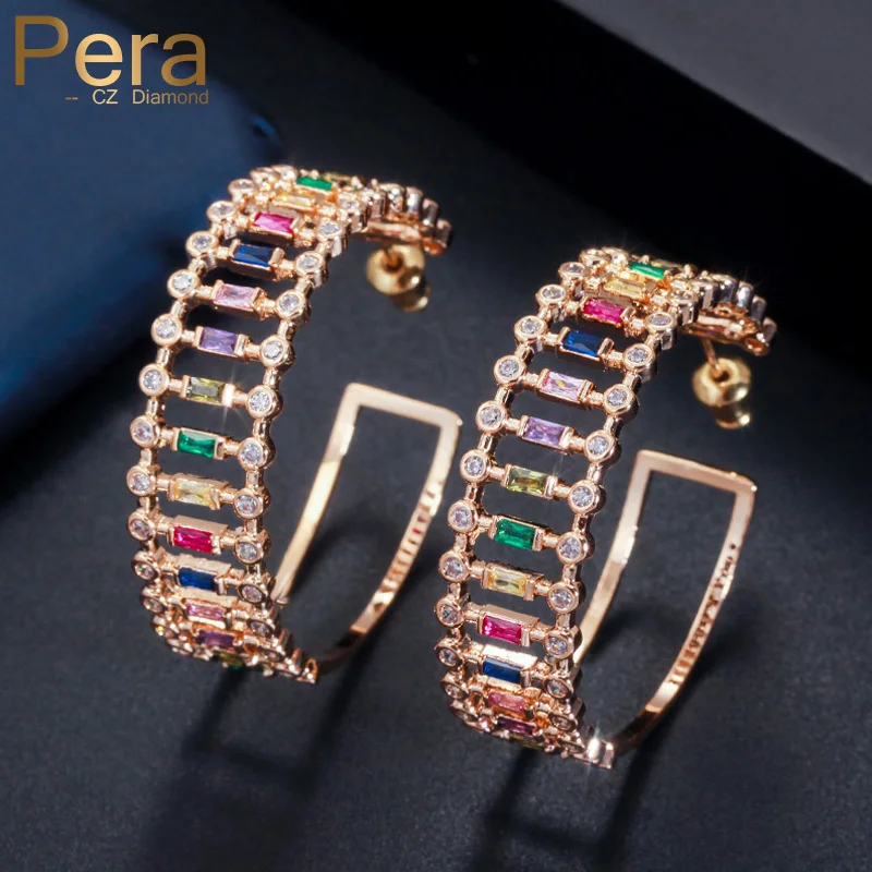 Роскошные круглые серьги кольца пера радужного цвета с микро закрепкой из