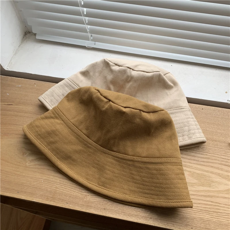 

[EAM] Women Beige Black Solid Color Fishermen Hat New Round Dome Temperament Fashion Tide All-match Spring Autumn 2021 1DD6243