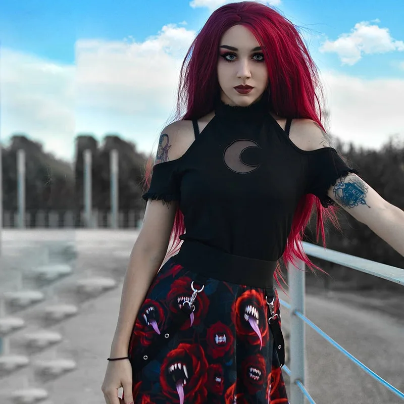 Женская футболка с коротким рукавом готическая Черная открытыми плечами и