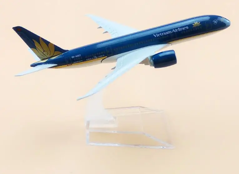 Модель самолета из металлического сплава для вьетнамских авиаперевозок B787