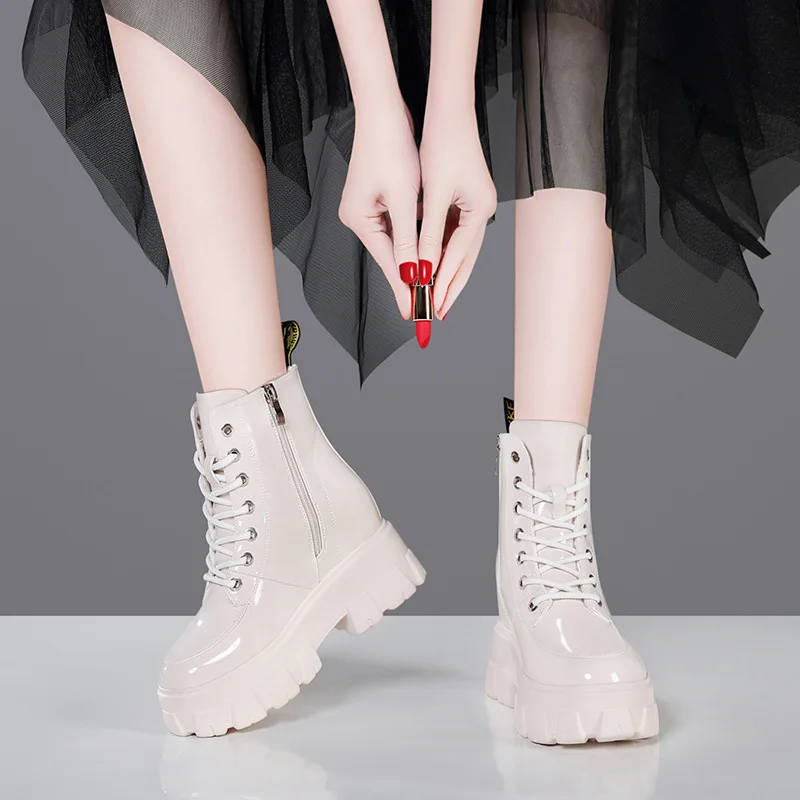 Женские ботинки с внутренней подошвой новые яркие кожаные короткие на толстой