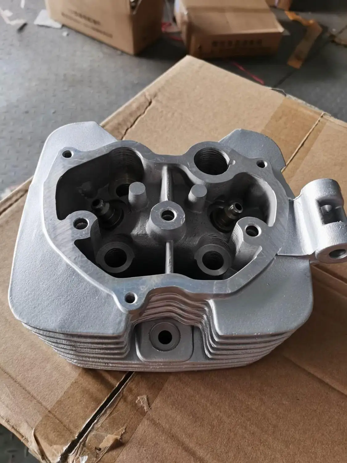 Головка цилиндра в сборе с пружиной и клапанами комплекте прокладки подходят для