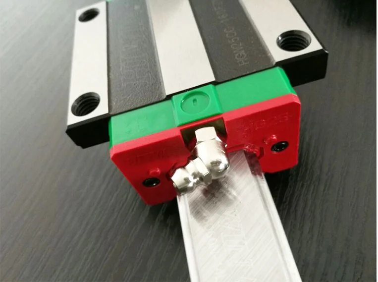 

20pcs Hiwin Rail HGR20 -L 600mm + 4pcs HGR20 -L 700mm +64pcs Linear blocks for cnc