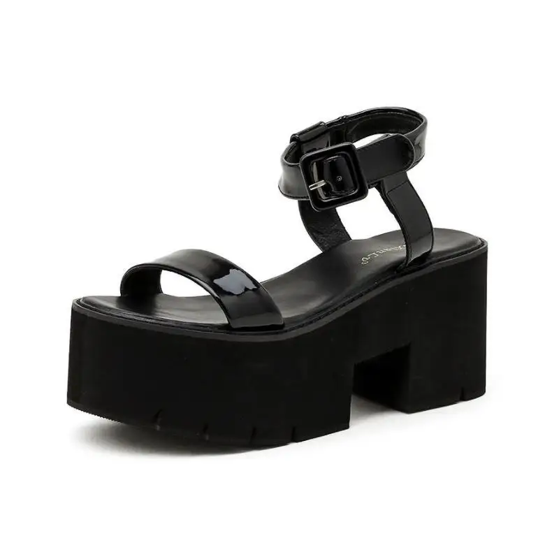 Модельные туфли винтажные с пряжкой в стиле панк готические на платформе