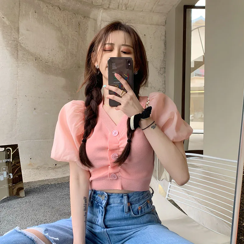 

Короткий женский дизайнерский свитер Sense 2021, новинка, модный темпераментный пуловер с рукавами-фонариками и V-образным вырезом, короткий вяз...