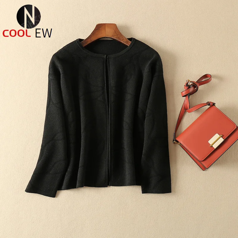 

Top Version Women Wool & Silk & Viscose Blend Jacquard One Buttoned Cardigan Top With Nine Points Sleeve