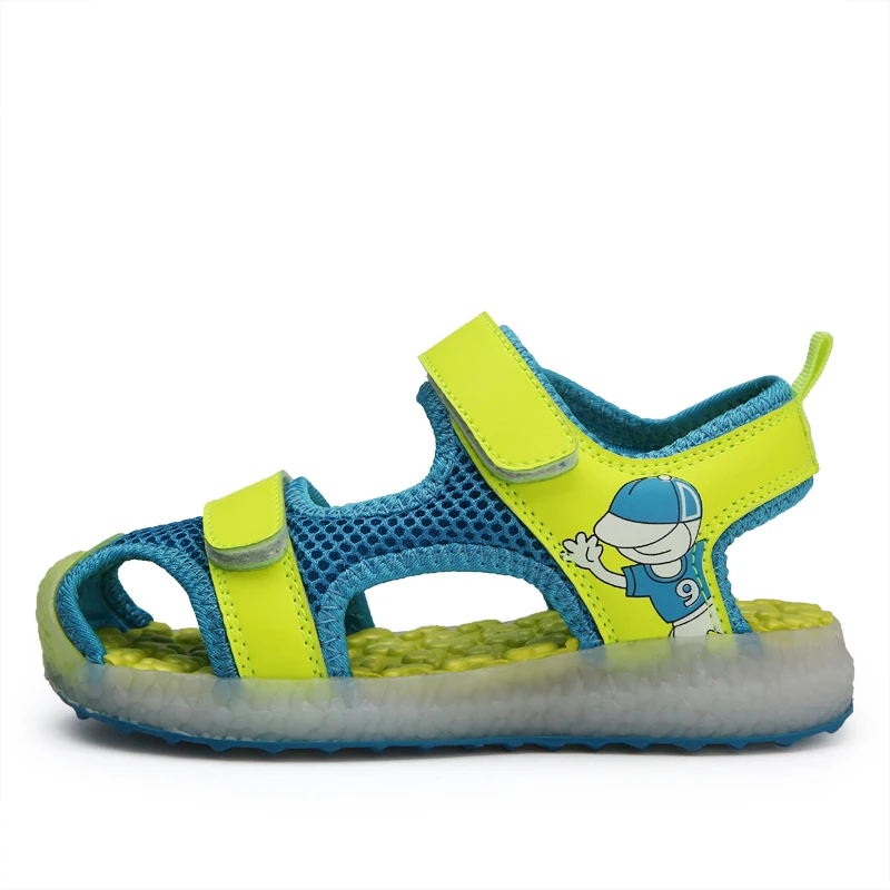 

Green New 2018 Summer Children Led Light Sandals USB charging kids LED luminous shoes Girls Boys Comfortable Beach Sandals 26-37
