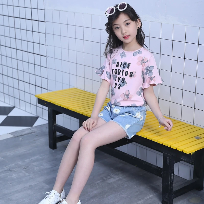 Костюм детский летний из футболки с цветочным принтом и джинсов | Детская одежда