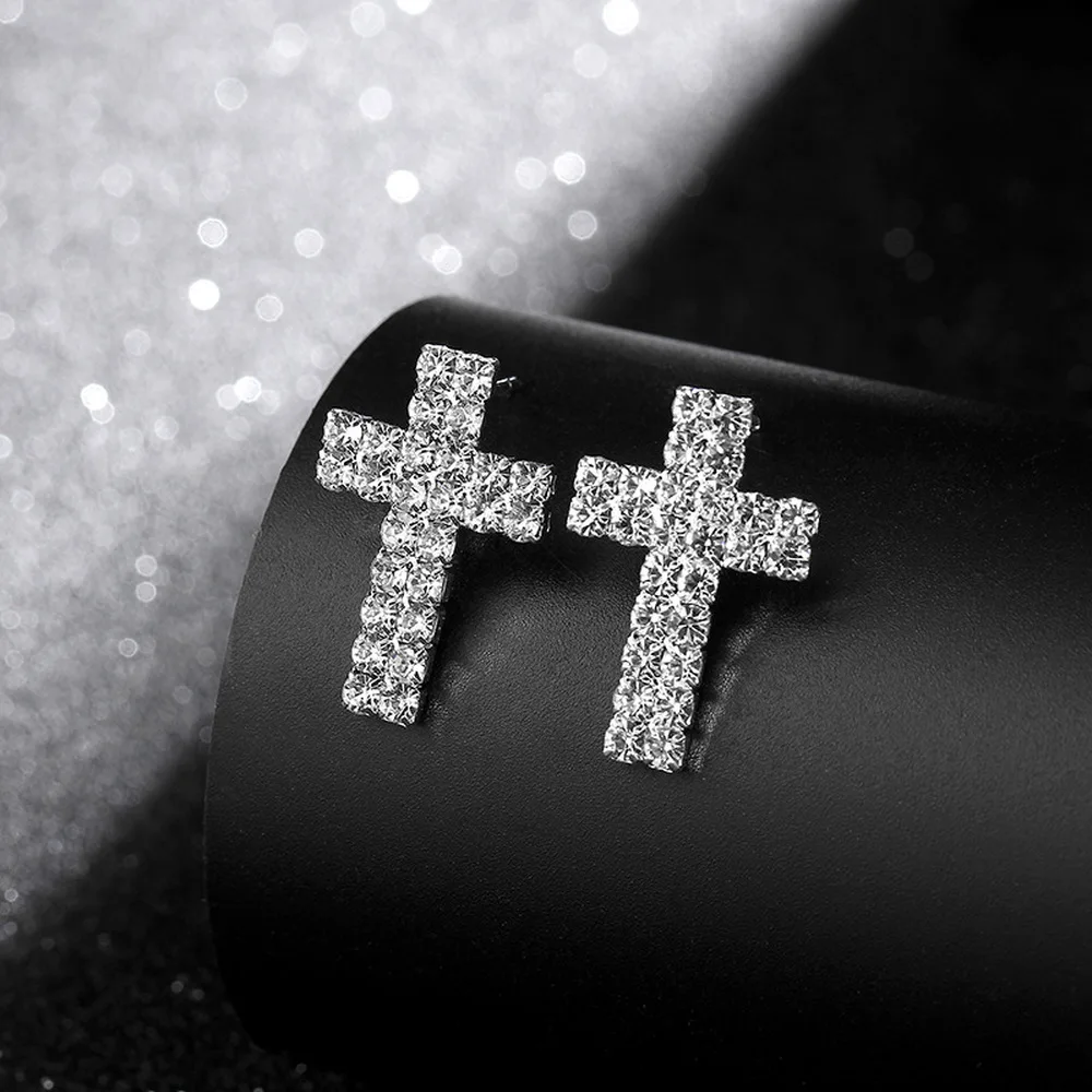 Женские серьги гвоздики серебристого цвета с кристаллами стразы маленькие для