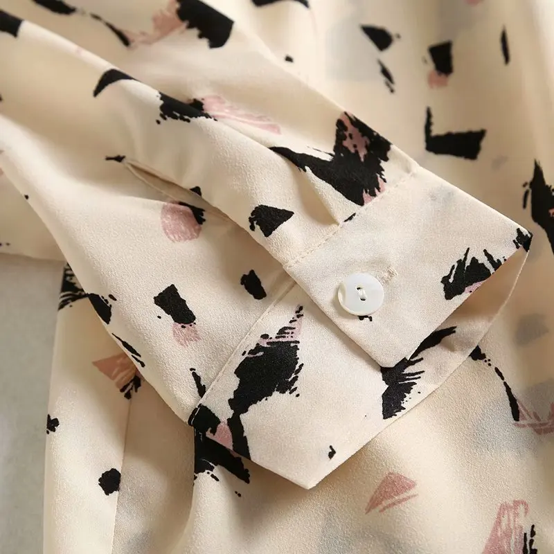 

Women's Spring autumn turn down collar Irregular shivering print shirt Female single breasted tops blouse TB3491