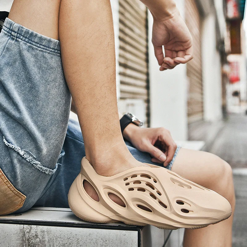 

2020 New Men's Summer Sandals Fashion Men's Holes Sandals Hollow Breathable Flip Flops Outdoor Beach Slippers Roman Shoes