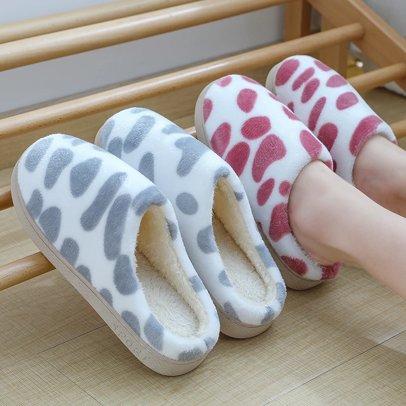 

Тапки женские/мужские зимние хлопковые, простые домашние тапочки с коровьим узором, Нескользящие удобные теплые мягкие плюшевые сланцы для...