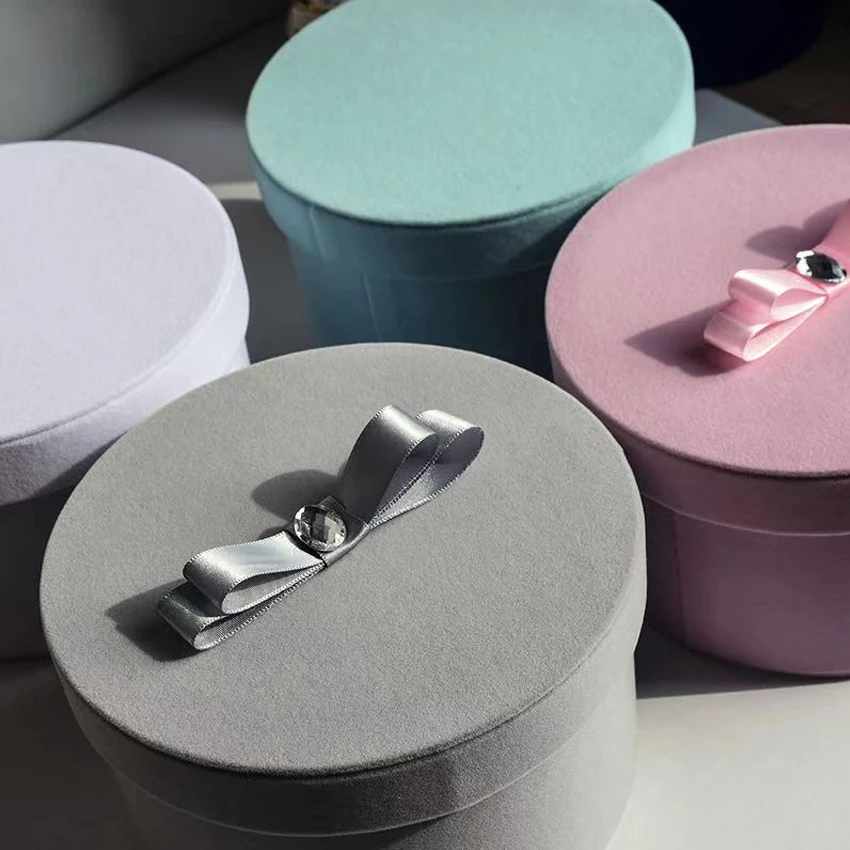 Жесткая картонная подарочная коробка для цветов круглая с крышкой упаковка розы