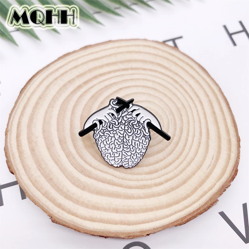 Женская эмалированная брошь-значок в стиле панк |