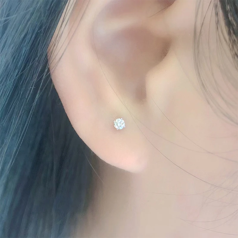 

LUOWEND 100% 18K Solid White Gold Earrings (AU750) Women Stud Earrings Real Natural Diamond Earring Fashion Mini Design for Lady