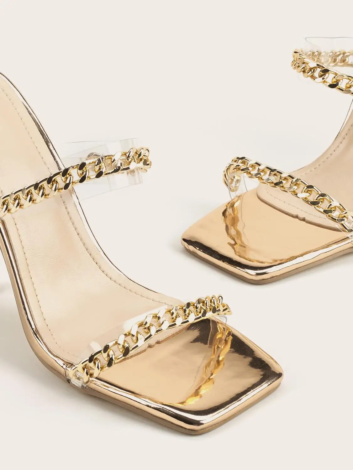 

2020 Ladies Patent Leather Sandals Metal Chain Square Toe Stiletto Wedding Party Summer All-match PU High Heels Size 35-40