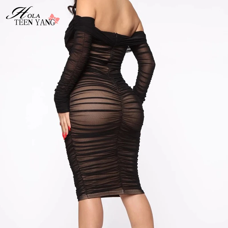 Женское облегающее платье с открытыми плечами вырезом-лодочкой новое однотонное