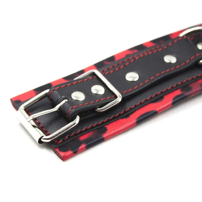 Секс-игрушки кожаные леопардовые наручники красная железная цепочка