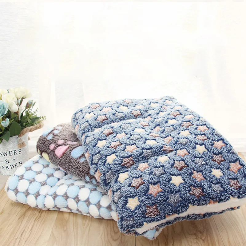 

Pet Mat Non-slip Seat Cushion For Small Medium Large Cat Dog Thicken Autumn Winter Keep Warm Star Flannel Blanket Pets Products
