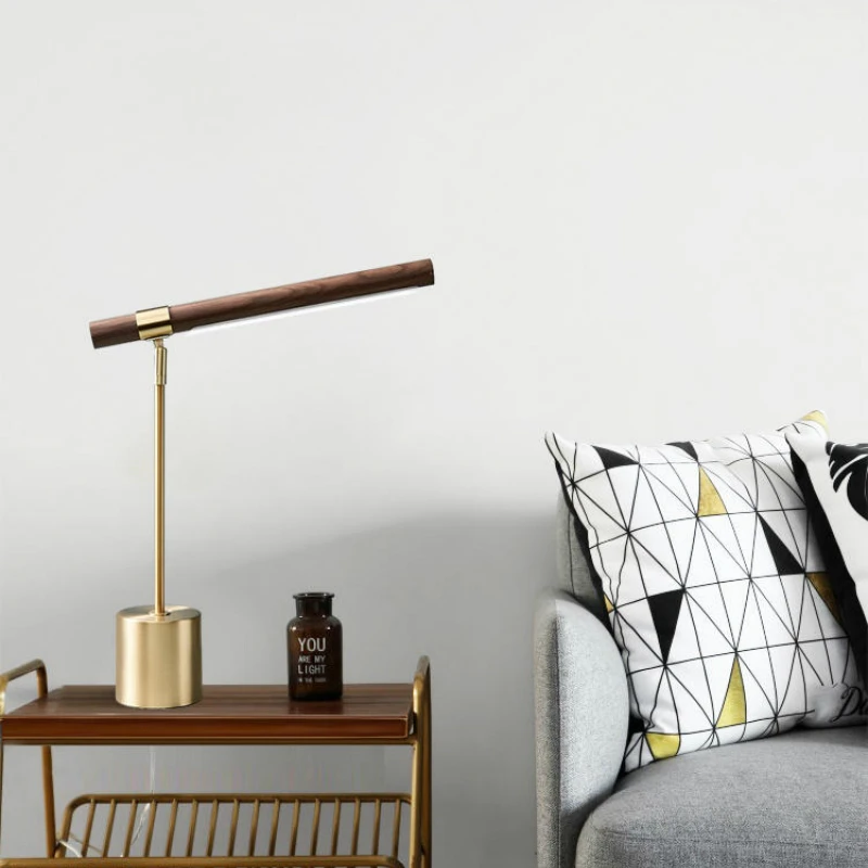 Nordic пост современный минималистский покрытием золото Утюг настольная лампа для