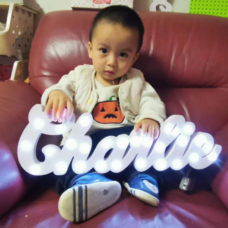 Белый светодиодный ночсветильник с именем и логотипом лампа буквами настенная