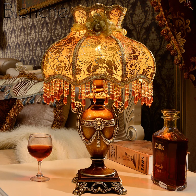 

Настольная ретро-лампа в европейском стиле, креативный декоративный светильник для сада принцессы, прикроватный декоративный Настольный с...