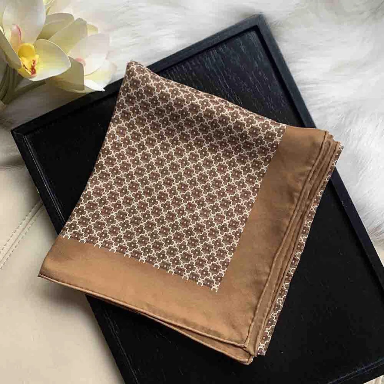 

2021 new Triumphal Arc flower silk print female twill silk scarf handmade pure silk sand wash silk scarf