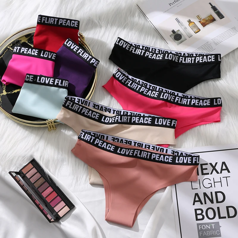 Трусы женские бесшовные из дышащей ткани с надписью на талии | Женская одежда