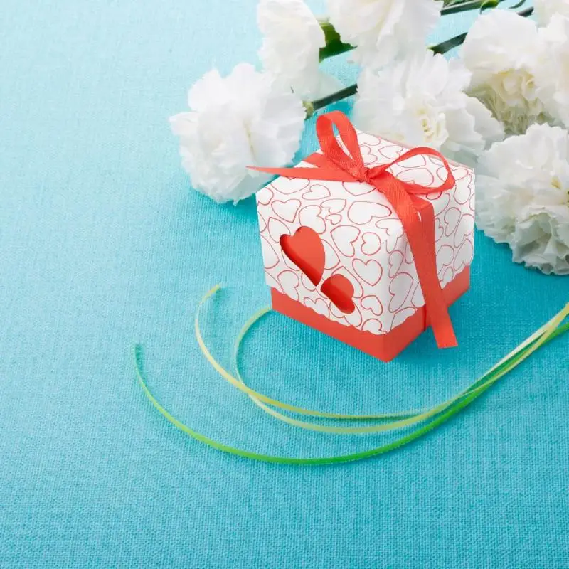 10 шт. лента Двойное сердце полый для конфет Коробки Свадебная вечеринка подарок