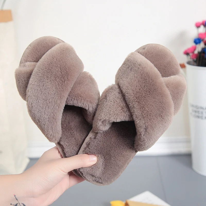 

Fashion Women Slipper Casual Comfort Cross Furry Slipper Home Warm Fur Slipper Female Flat Sandals Plus Size Fluffy Slippers