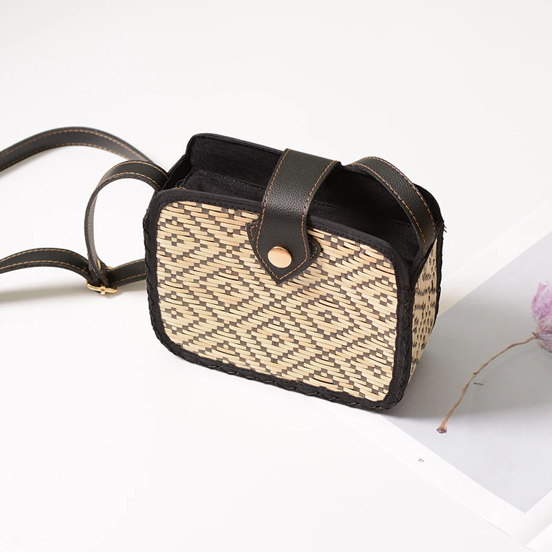 

Богемная женская сумка-мессенджер ручной работы из бамбука квадратная кожаная сумка с пряжкой пляжная дорожная сумка сумочка из ротанга Же...
