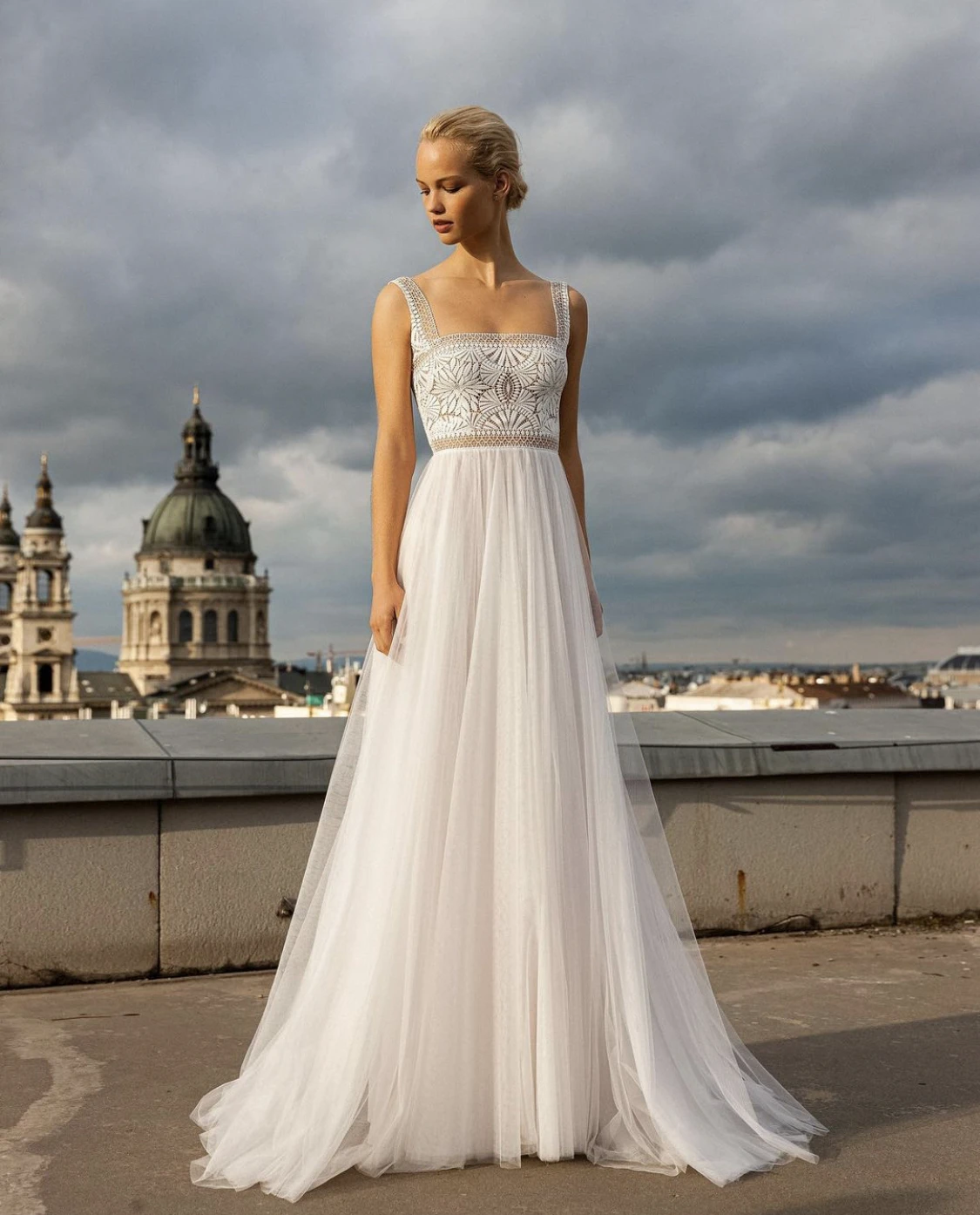

Boho Wedding Dress A-Line Square Collar Tank Lace Appliques Backless Button Sleeveless Floor Length Sweep Train Bride Gown New