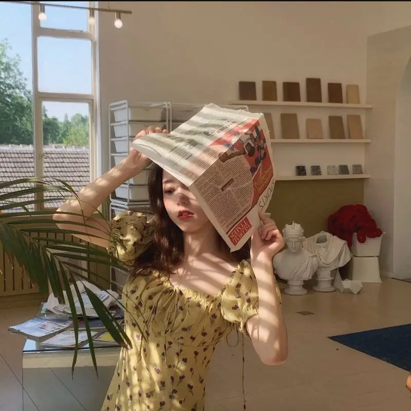 Желтое хлопковое мини платье с цветочным принтом короткое для подиума корейский