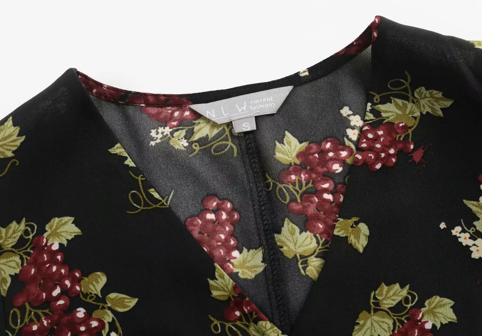 

Ladies Chiffon Printed Shirt Summer Puff Sleeve V-neck Grape Printed Buttoned Top Office Temperament Long Sleeve Ladies Shirt