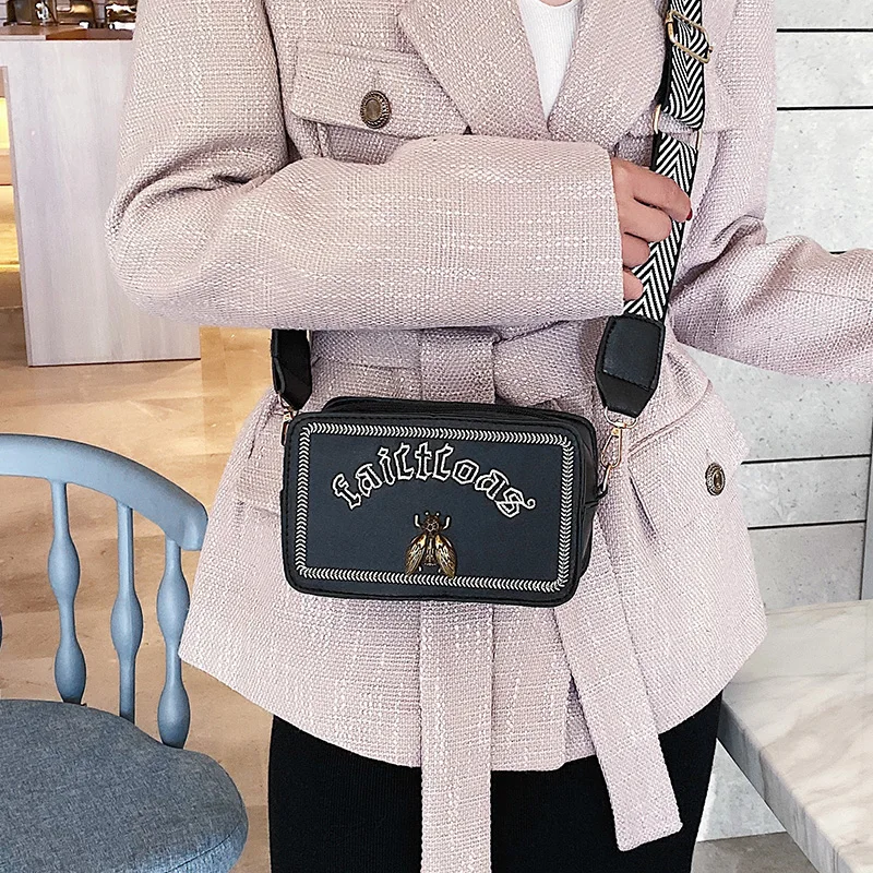 Женская сумка мессенджер из ПУ кожи с Пчелкой|Сумки ручками| |