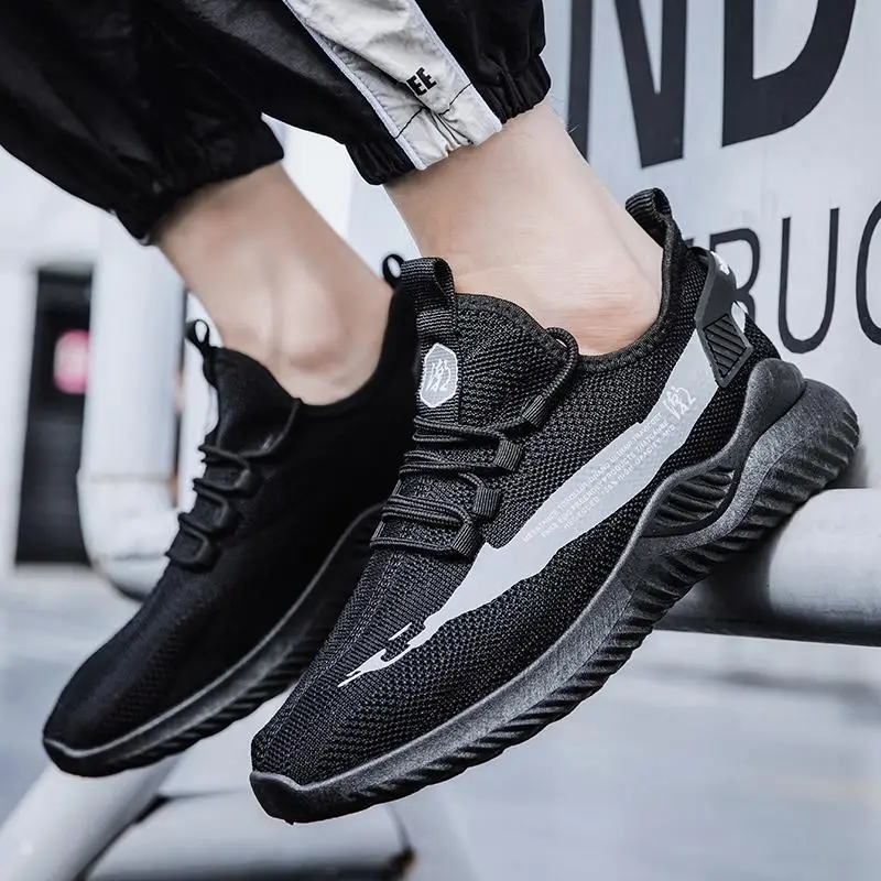 

2021 New Flying Weave Men Sports Shoes Light Breathable Hot Sale Running Shoes Comfortable Outdoor Non-slip Walking Men Sneakers