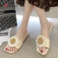 2020 new women sandals small daisy flat with beach anti skid summer women sandals slippers fashion flowers wear female sandals