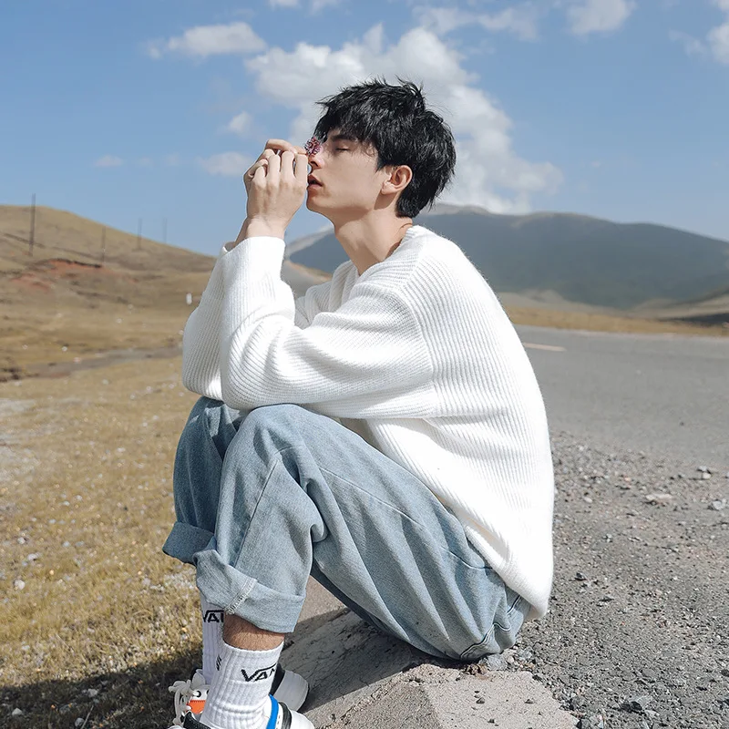 Свитер мужской вязаный с круглым вырезом на осень/зиму |