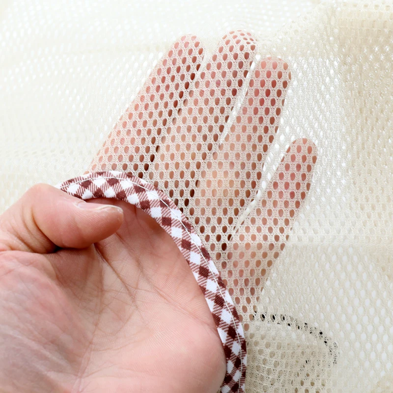 

Hot Sale Reusable Mesh Hollow Out Shopping Bags Portable Vegetables Fruits Storage Bag Stylish Mesh Toiletries Cosmetic Wash Bag