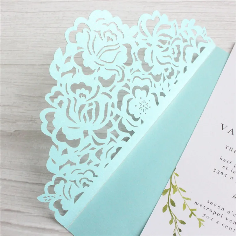 Темно зеленые розы свадебные приглашения трехскладной карман