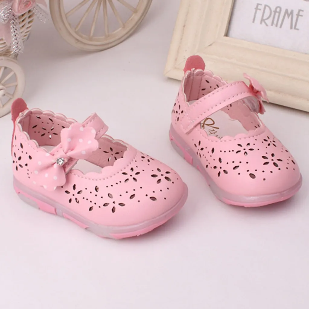 Сандалии для маленьких девочек одежда малышей однотонные туфли из искусственной