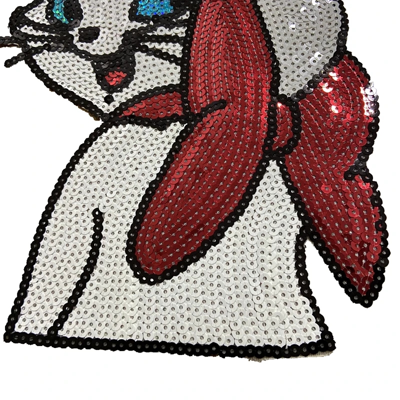 

WUYUCONG Cartoon White Cat Patches for Clothes Sew on Sequins Animal Patch Badge DIY Embroidered Appliques Christmas Decoration