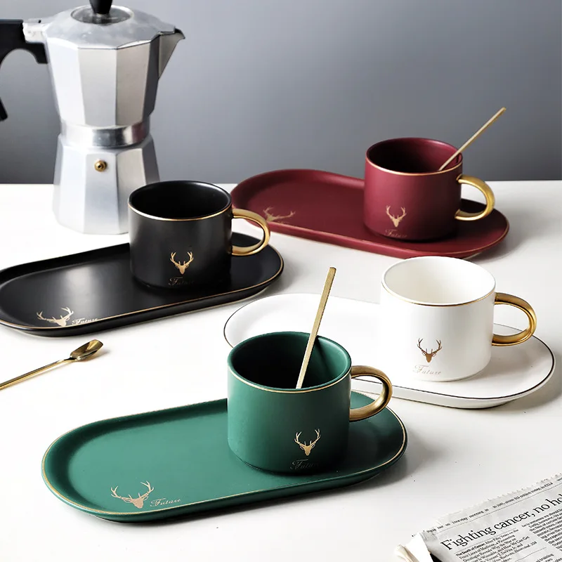 

Christmas Cup Gold Rim Ceramics Coffee Cups Mug And Saucers Spoon Sets With Gift Box Tea Soy Milk Breakfast Mugs Dessert Plate