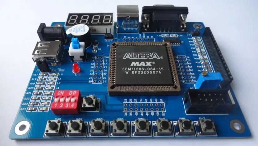 

Макетная плата Altera CPLD EPM7128SLC84 (с USB-загрузчиком, последовательной линией)