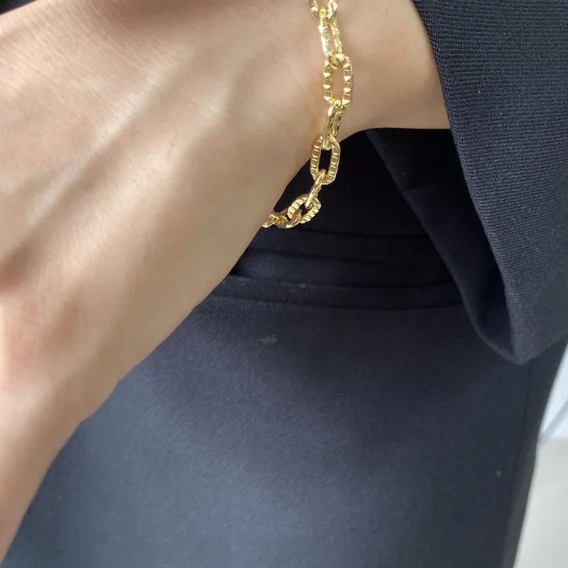 

Wave Embossed Fashion Simple Choker Necklace Bracelet